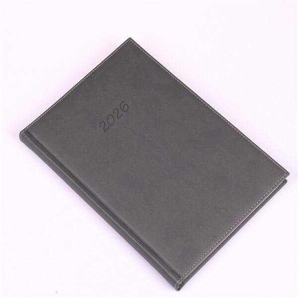 Határidőnapló Bolero B/5, napi krémszínű lapokkal szürke Realsystem 2026.