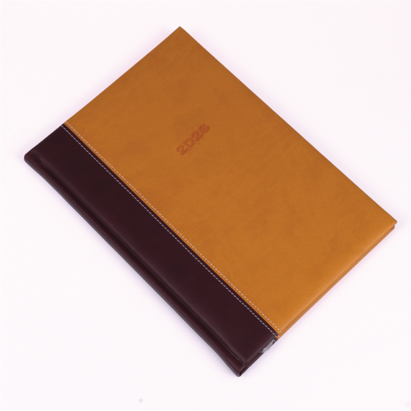 Határidőnapló Linett B/5, heti fehér lapokkal barna-mustár Realsystem 2026.