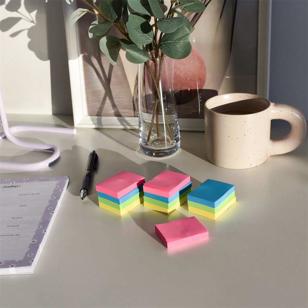 Jegyzettömb öntapadó, 38x51mm, 80lap, 12 tömb/csomag, Bluering® , neon - Image 3